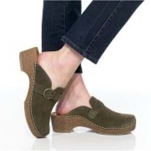 AETREX Madison in Olive Green Suede Clogs Size EU36/US6-6.5